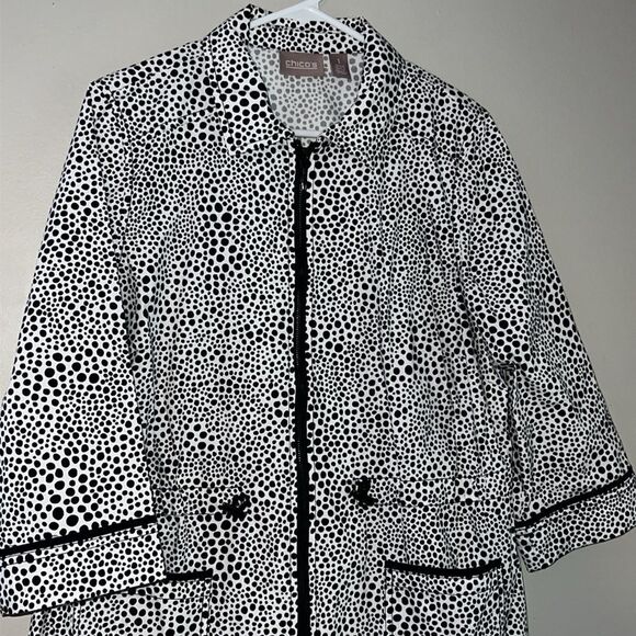 Chico’s black-and-white three-quarter sleeve, full zip, lightweight jacket - Picture 3 of 11